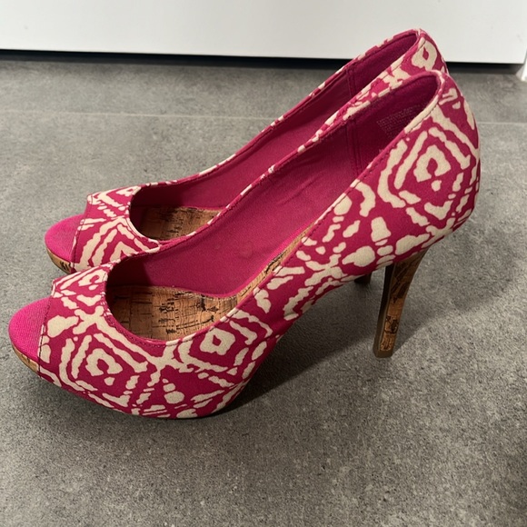 Christian Siriano for Payless size 8.5 - Picture 3 of 6